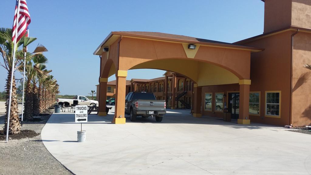 Texan Inn And Suites Tilden Exterior foto