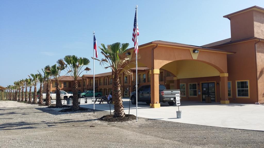 Texan Inn And Suites Tilden Exterior foto